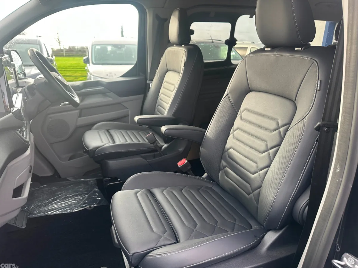 Ford Tourneo Custom MPV, Petrol Plug-in Hybrid, 2027, Grey