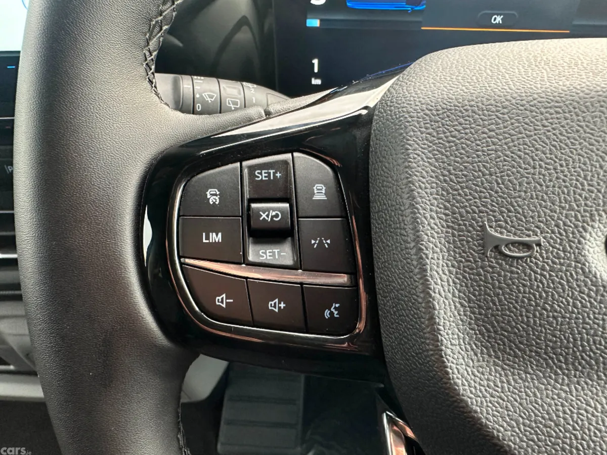 Ford Tourneo Custom MPV, Petrol Plug-in Hybrid, 2027, Grey