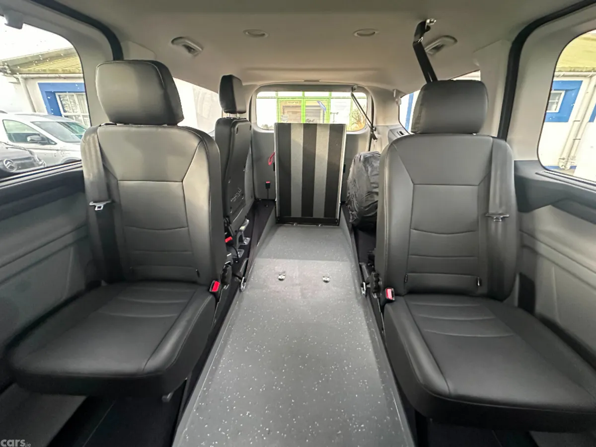 Ford Tourneo Custom MPV, Petrol Plug-in Hybrid, 2027, Grey