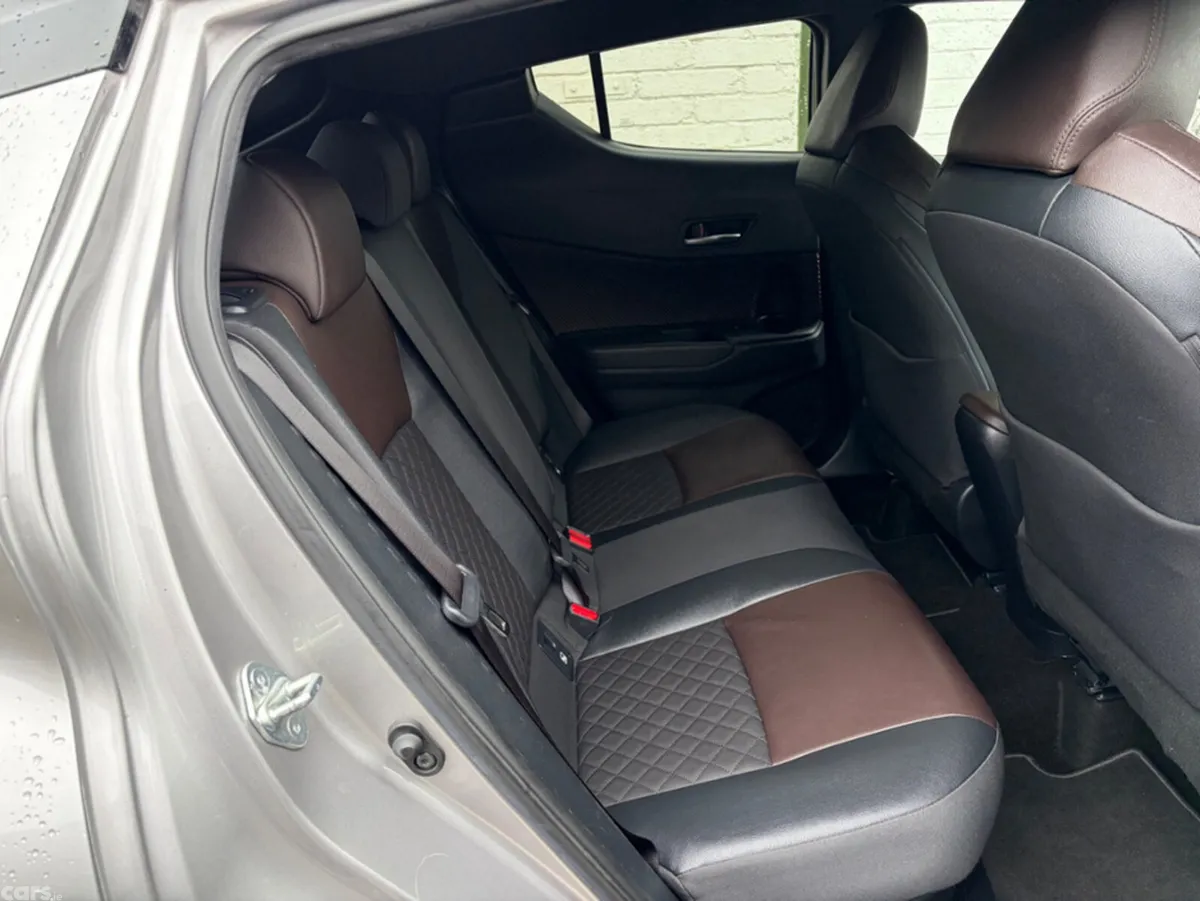 Toyota C-HR SUV, Petrol Hybrid, 2019, Grey