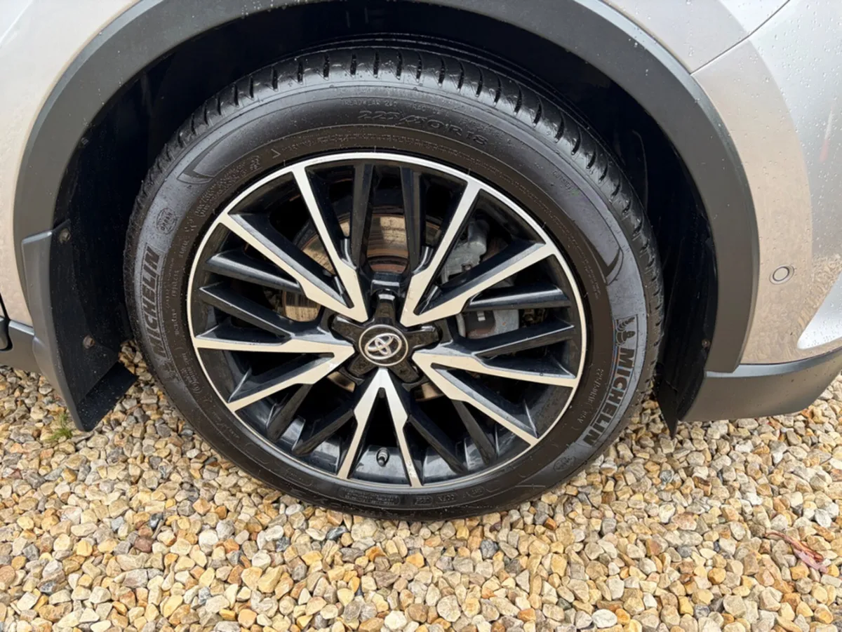 Toyota C-HR SUV, Petrol Hybrid, 2019, Grey