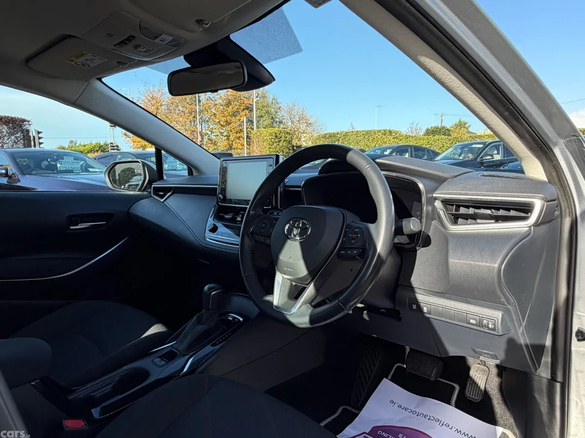 Toyota Corolla Saloon, Petrol Hybrid, 2022, Grey