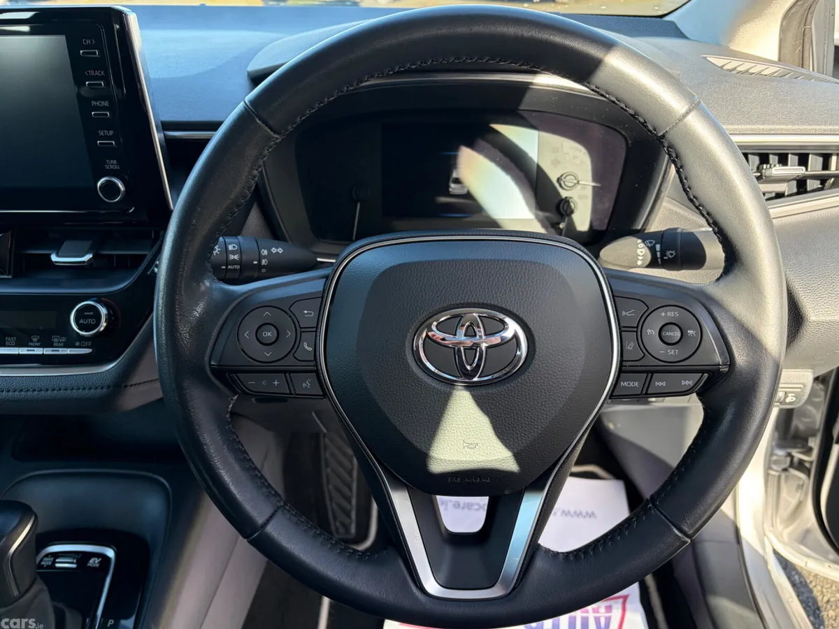 Toyota Corolla Saloon, Petrol Hybrid, 2022, Grey