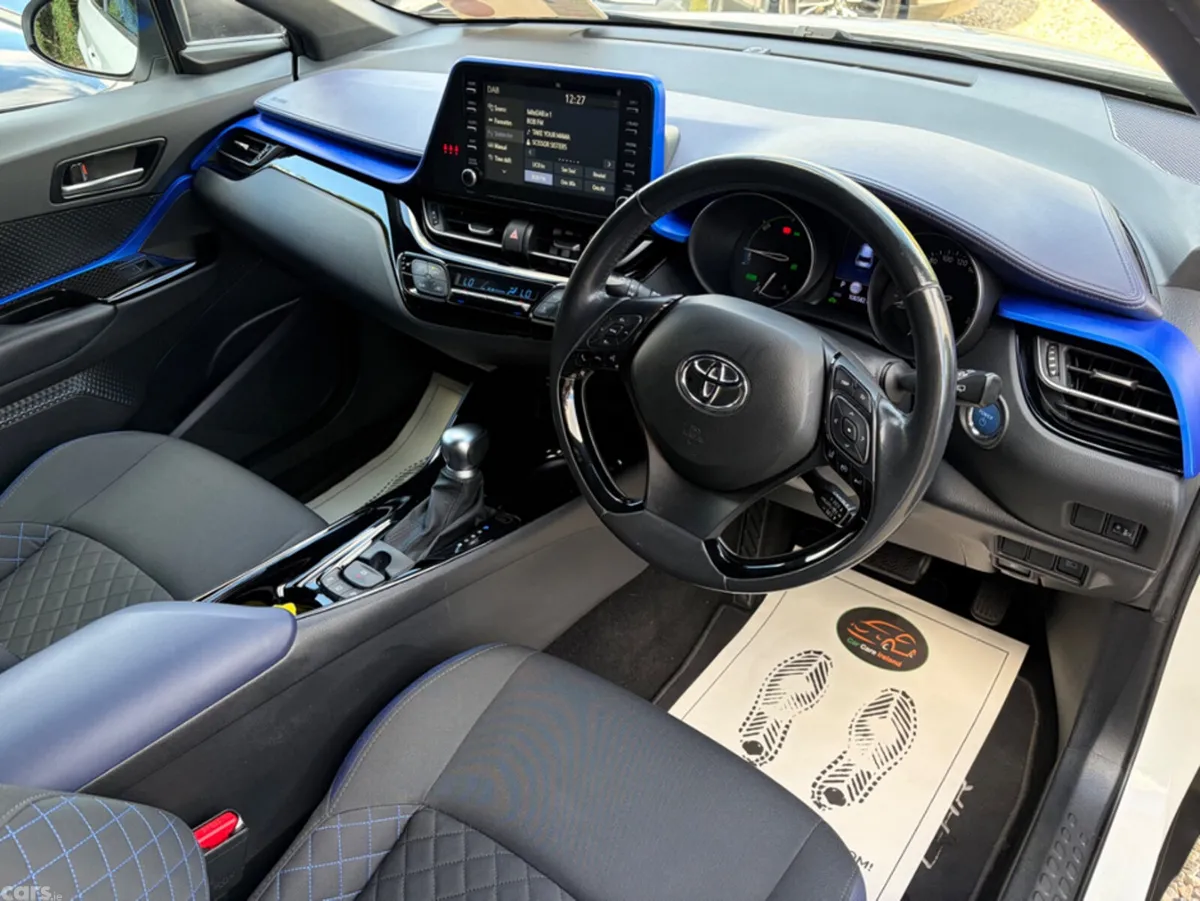 Toyota C-HR SUV, Petrol Hybrid, 2020, White