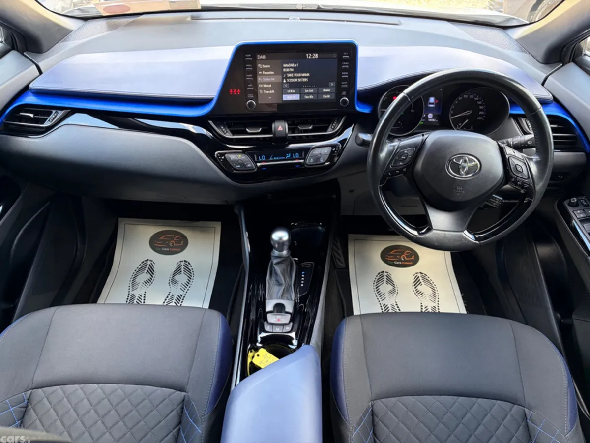 Toyota C-HR SUV, Petrol Hybrid, 2020, White