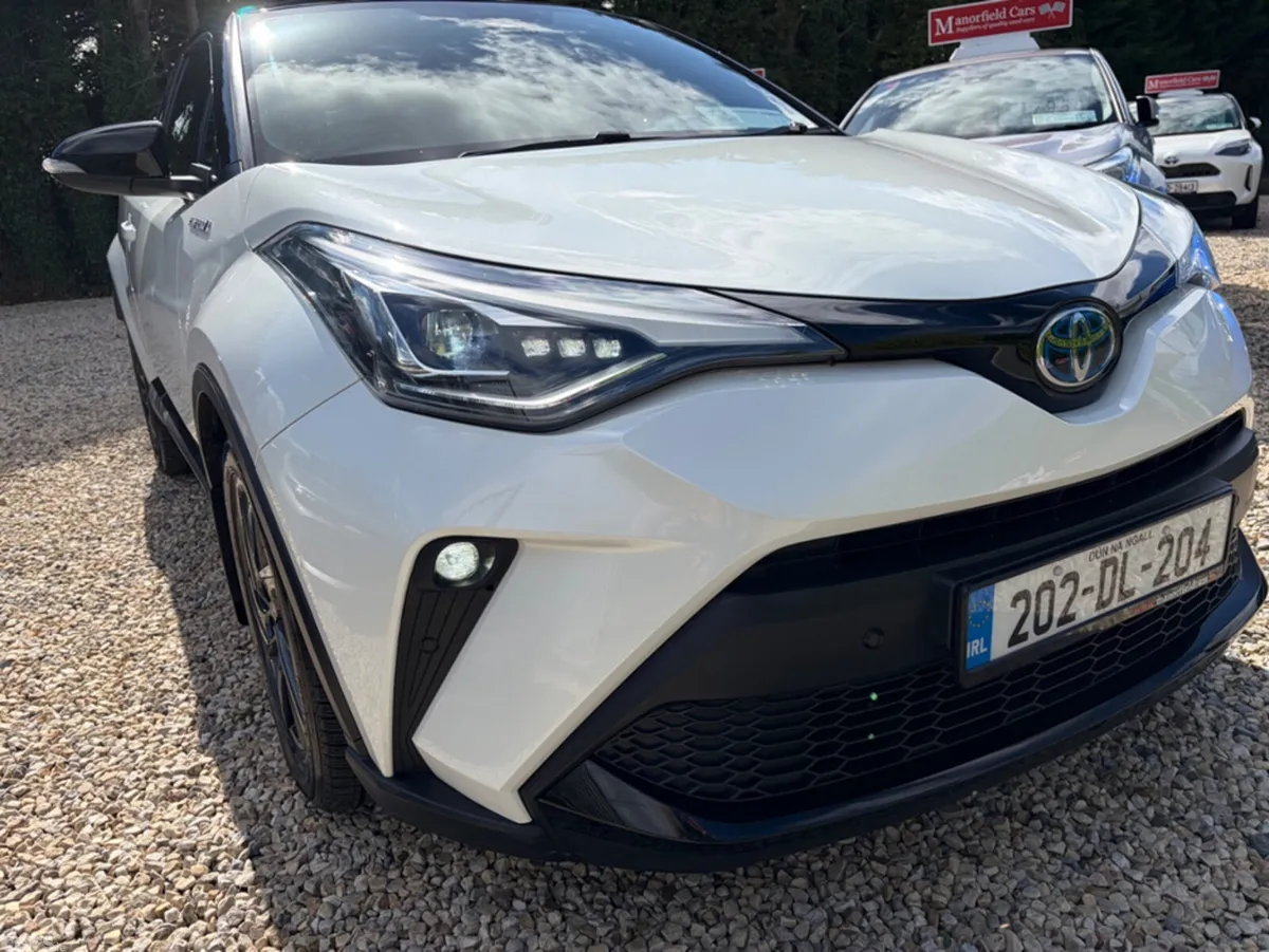 Toyota C-HR SUV, Petrol Hybrid, 2020, White