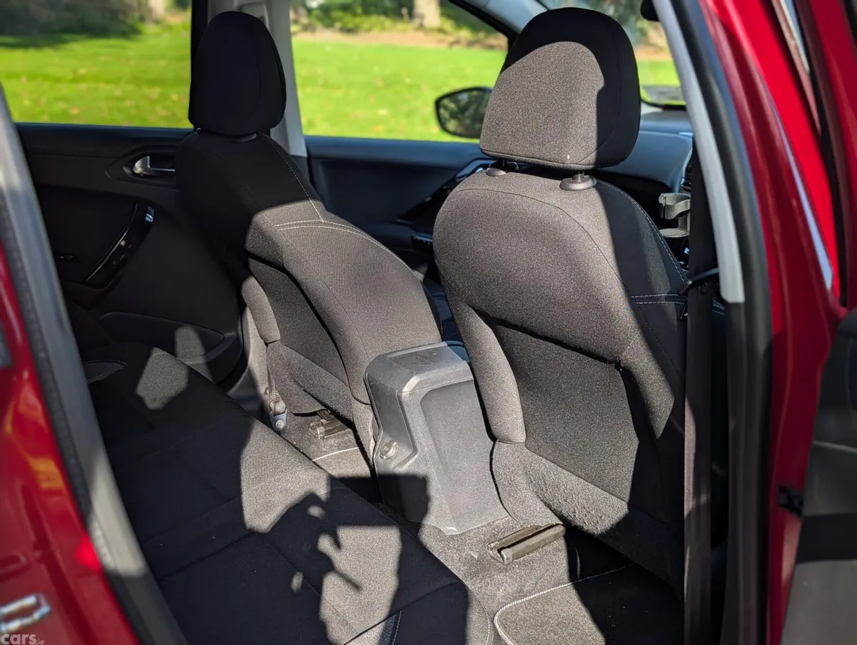 Peugeot 2008 Estate, Petrol, 2019, Red