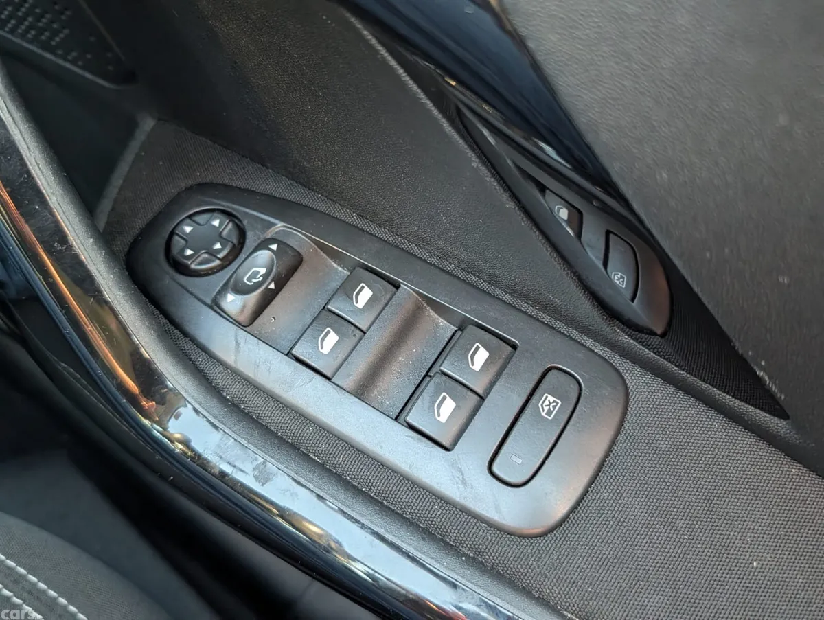 Peugeot 2008 Estate, Petrol, 2019, Red