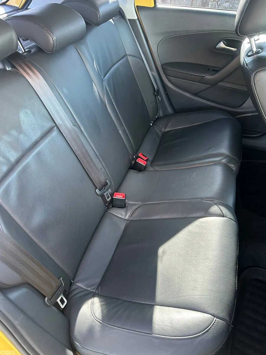 Volkswagen Polo Hatchback, Petrol, 2011, Yellow