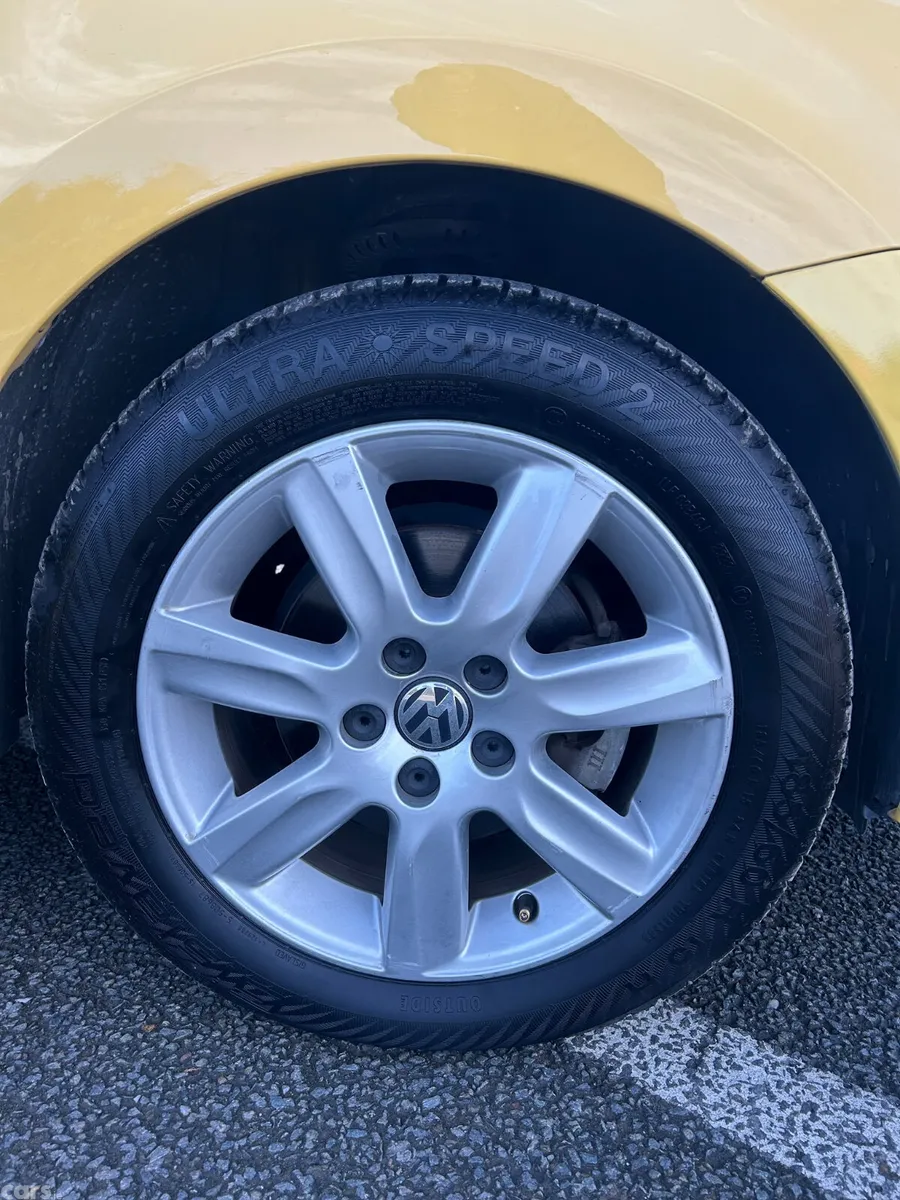 Volkswagen Polo Hatchback, Petrol, 2011, Yellow