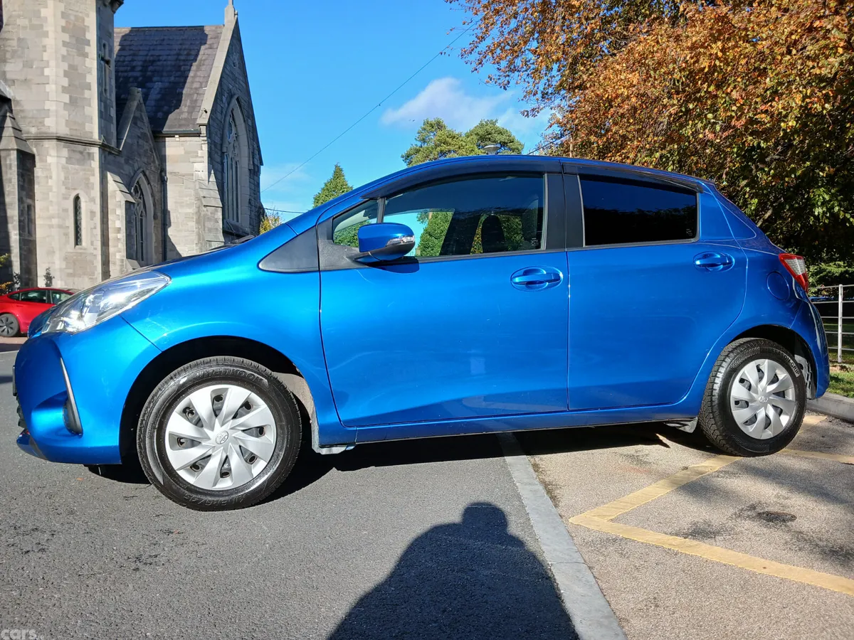 Toyota Yaris Hatchback, Petrol, 2017, Blue