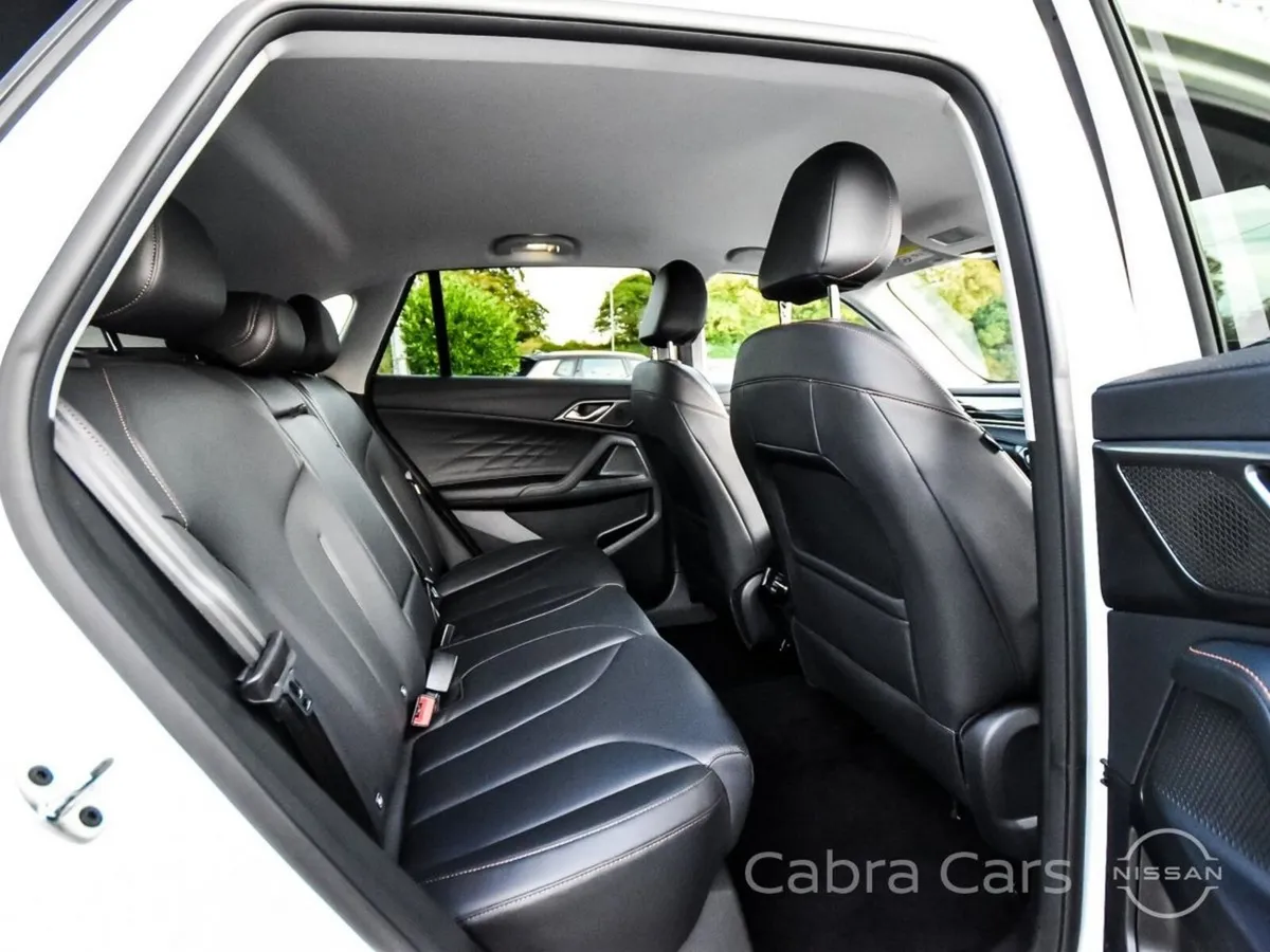 MG HS SUV, Petrol Hybrid, 2025, White