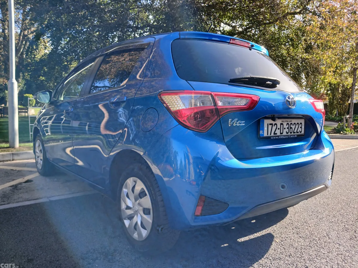 Toyota Yaris Hatchback, Petrol, 2017, Blue