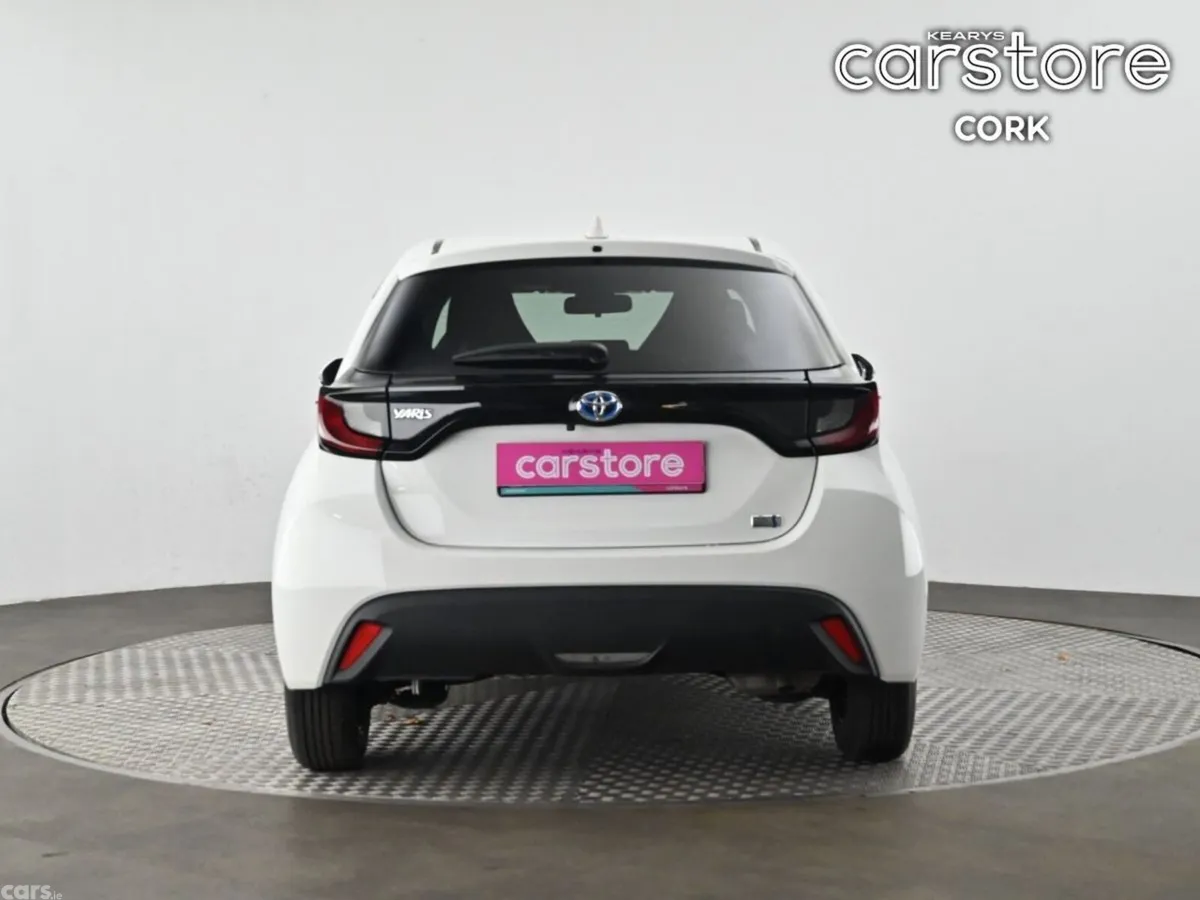 Toyota Yaris Hatchback, Petrol Hybrid, 2021, White
