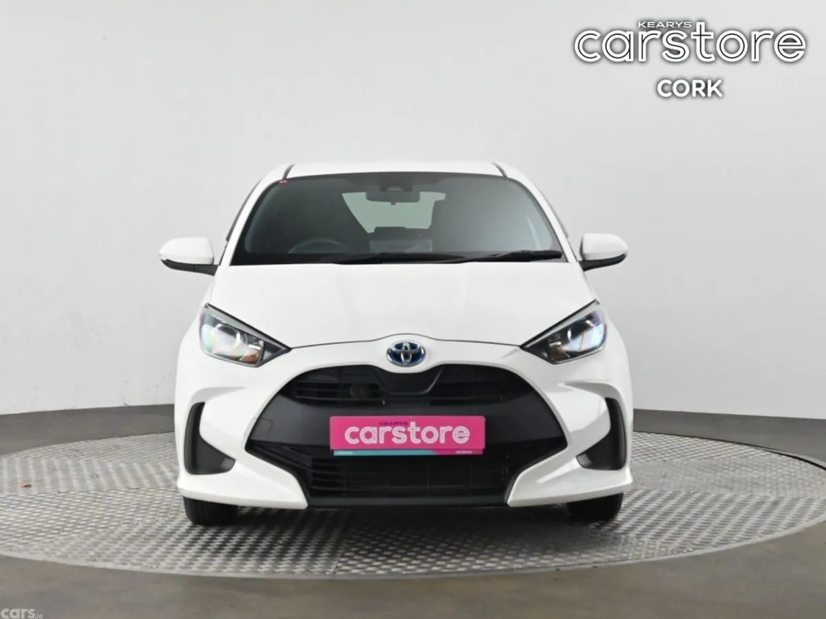 Toyota Yaris Hatchback, Petrol Hybrid, 2021, White