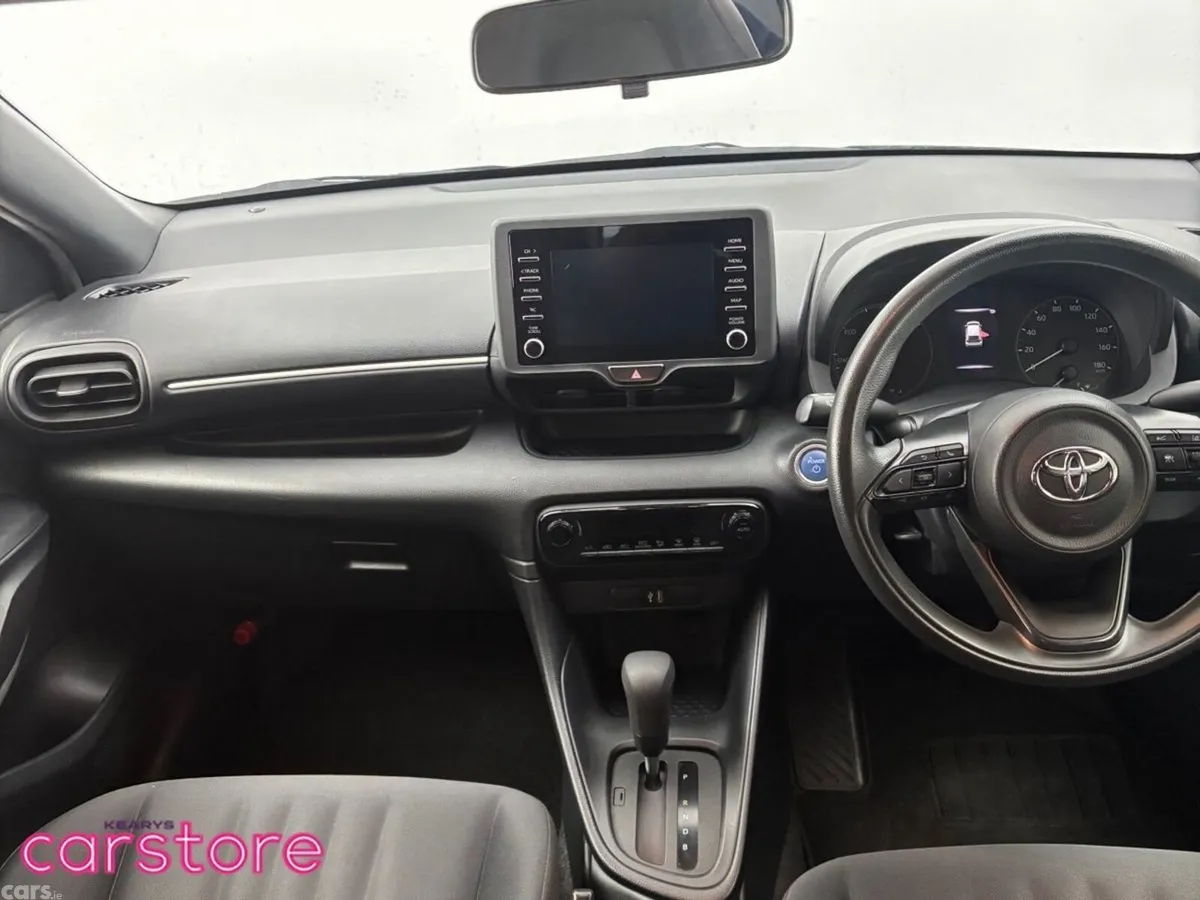 Toyota Yaris Hatchback, Petrol Hybrid, 2021, White