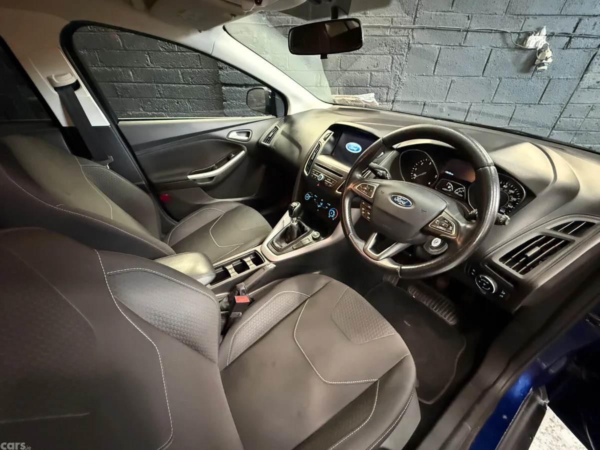 Ford Focus Hatchback, Diesel, 2017, Blue