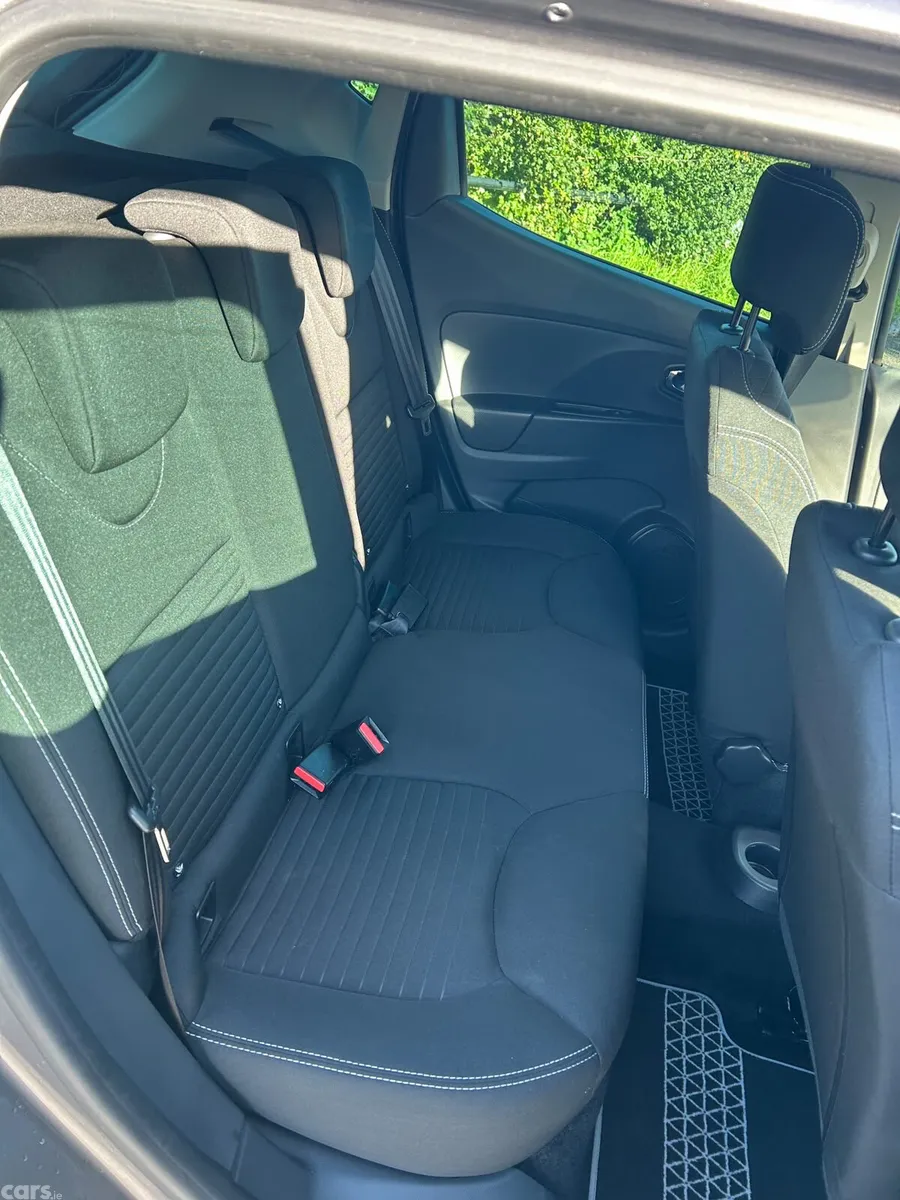 Renault Clio Hatchback, Petrol, 2015, Grey
