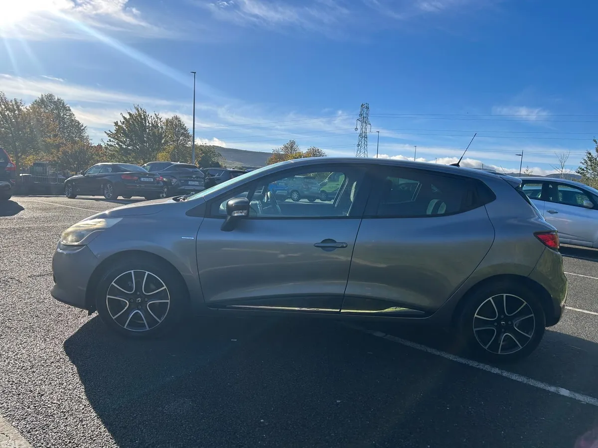 Renault Clio Hatchback, Petrol, 2015, Grey