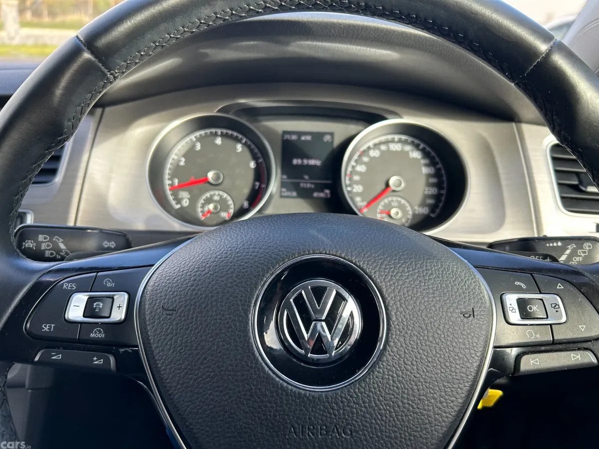 Volkswagen Golf Hatchback, Petrol, 2015, Blue