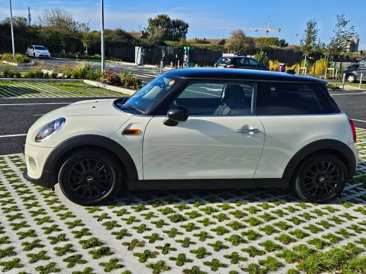 Mini Cooper Hatchback, Diesel, 2019, White