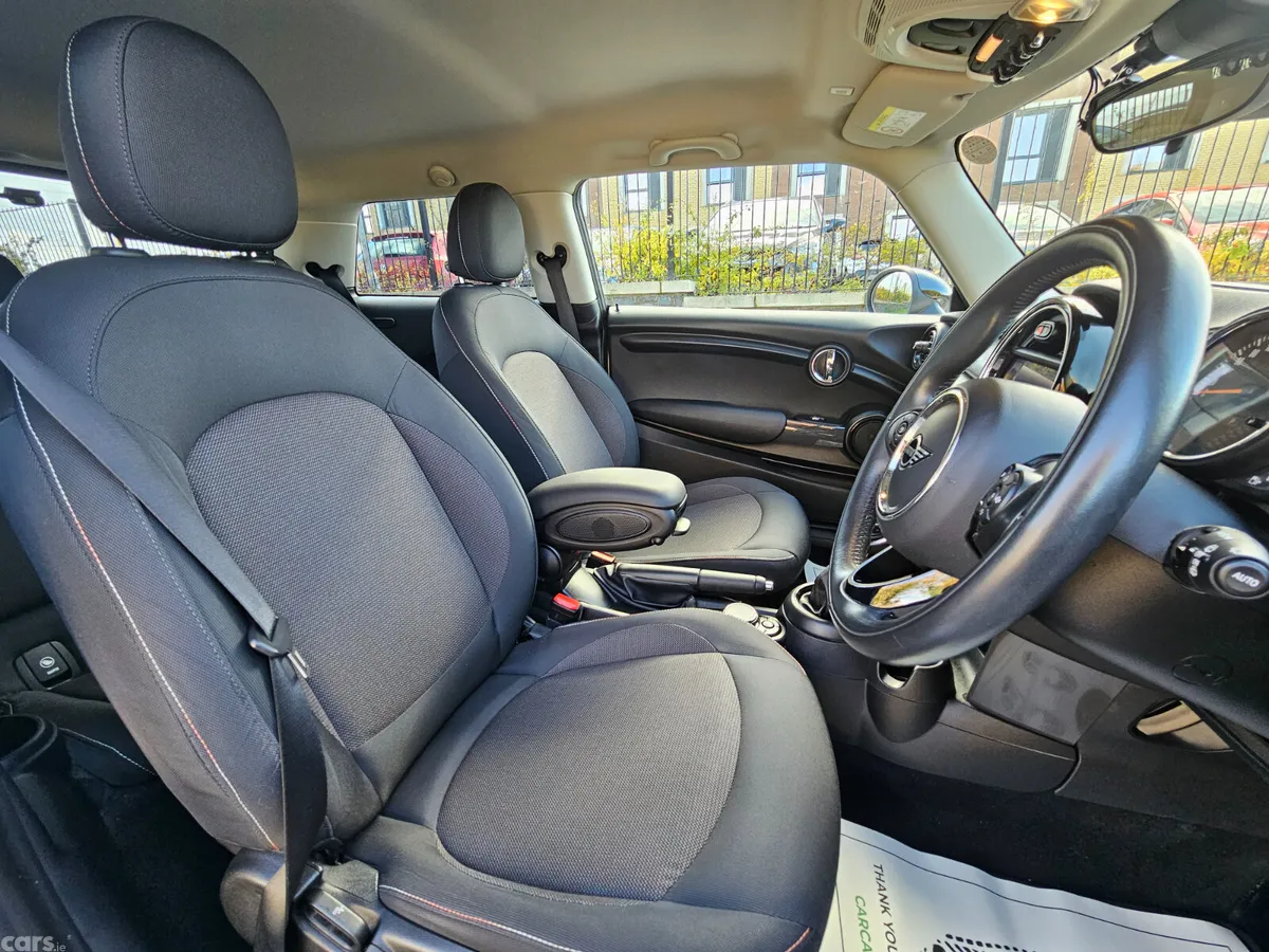 Mini Cooper Hatchback, Diesel, 2019, White