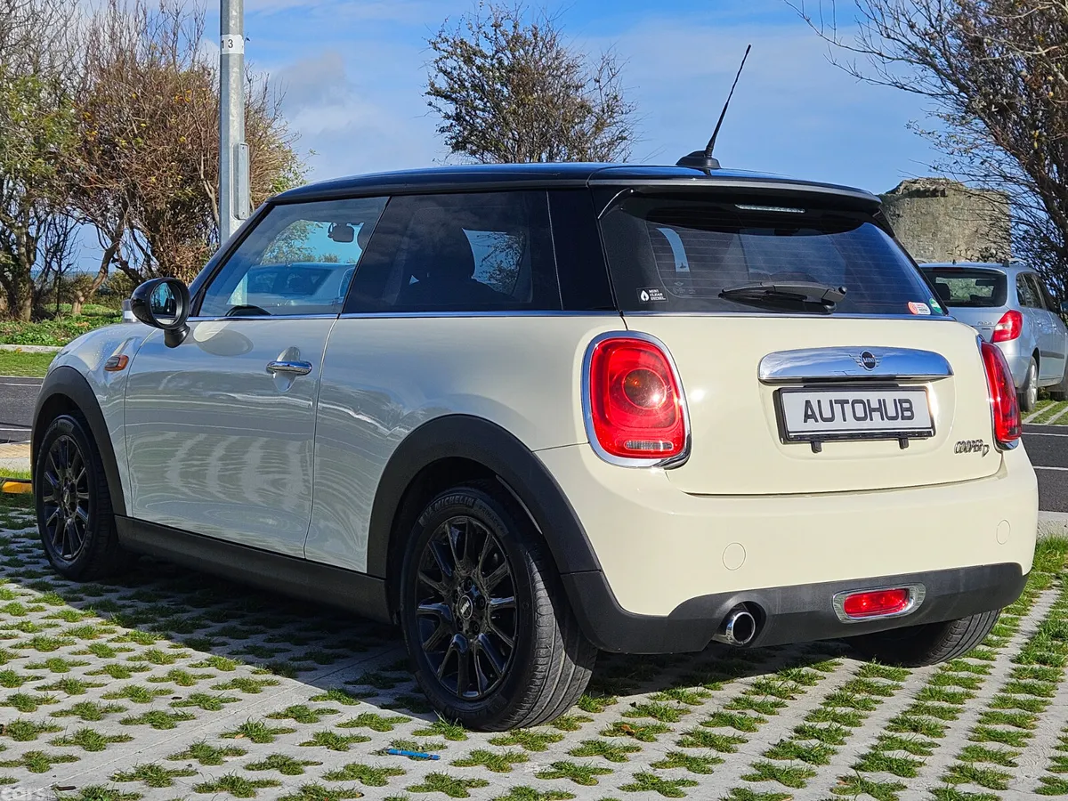 Mini Cooper Hatchback, Diesel, 2019, White