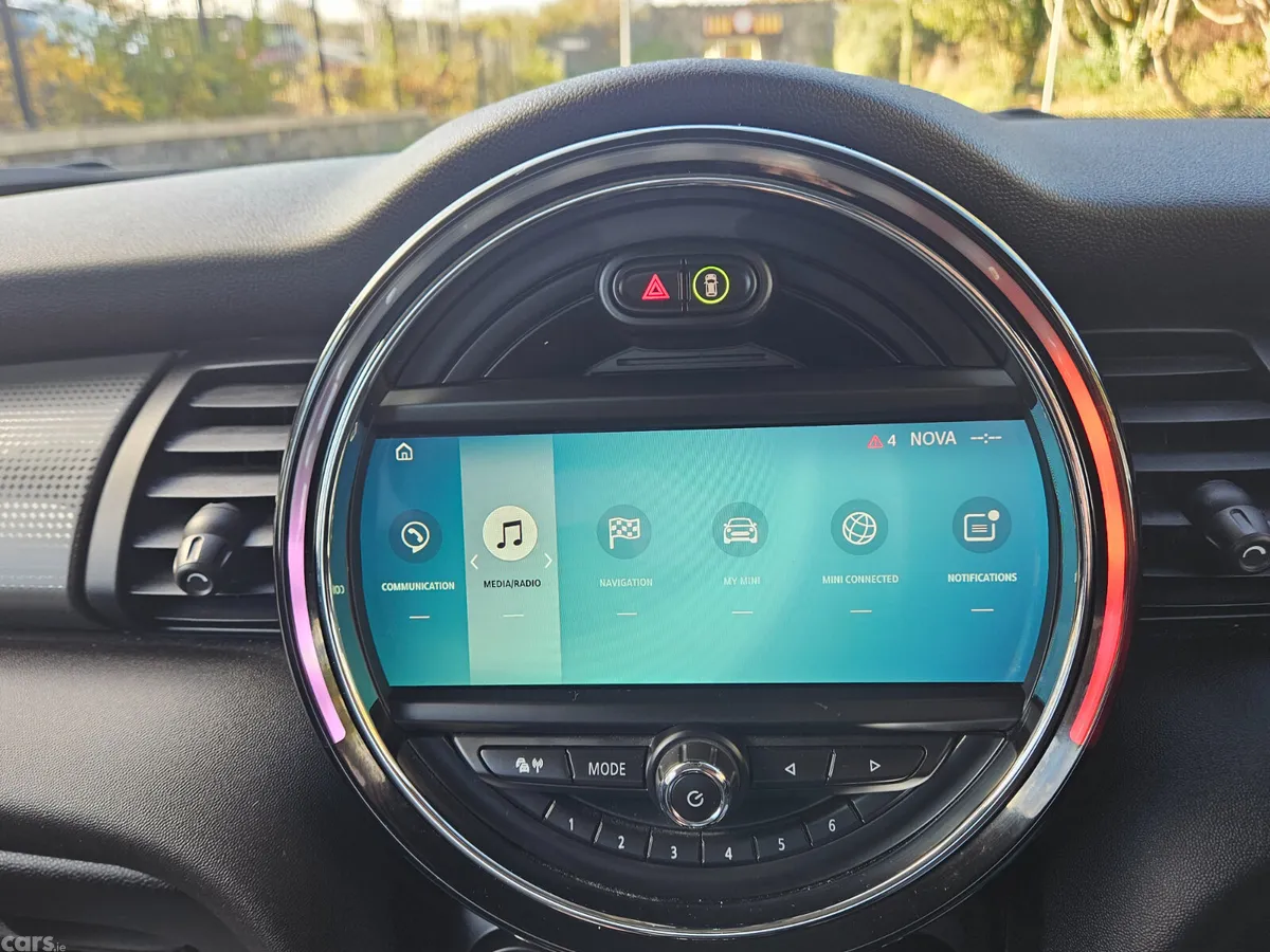 Mini Cooper Hatchback, Diesel, 2019, White