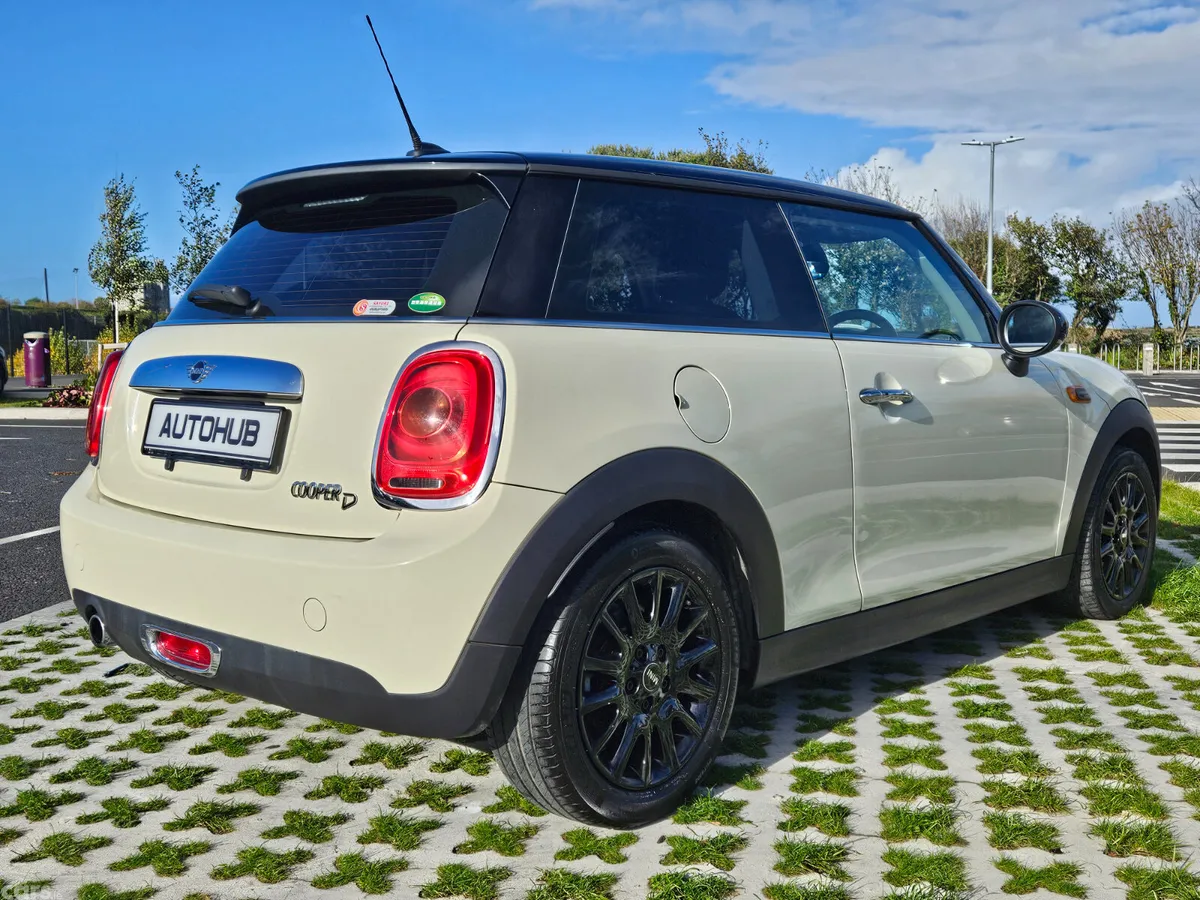 Mini Cooper Hatchback, Diesel, 2019, White