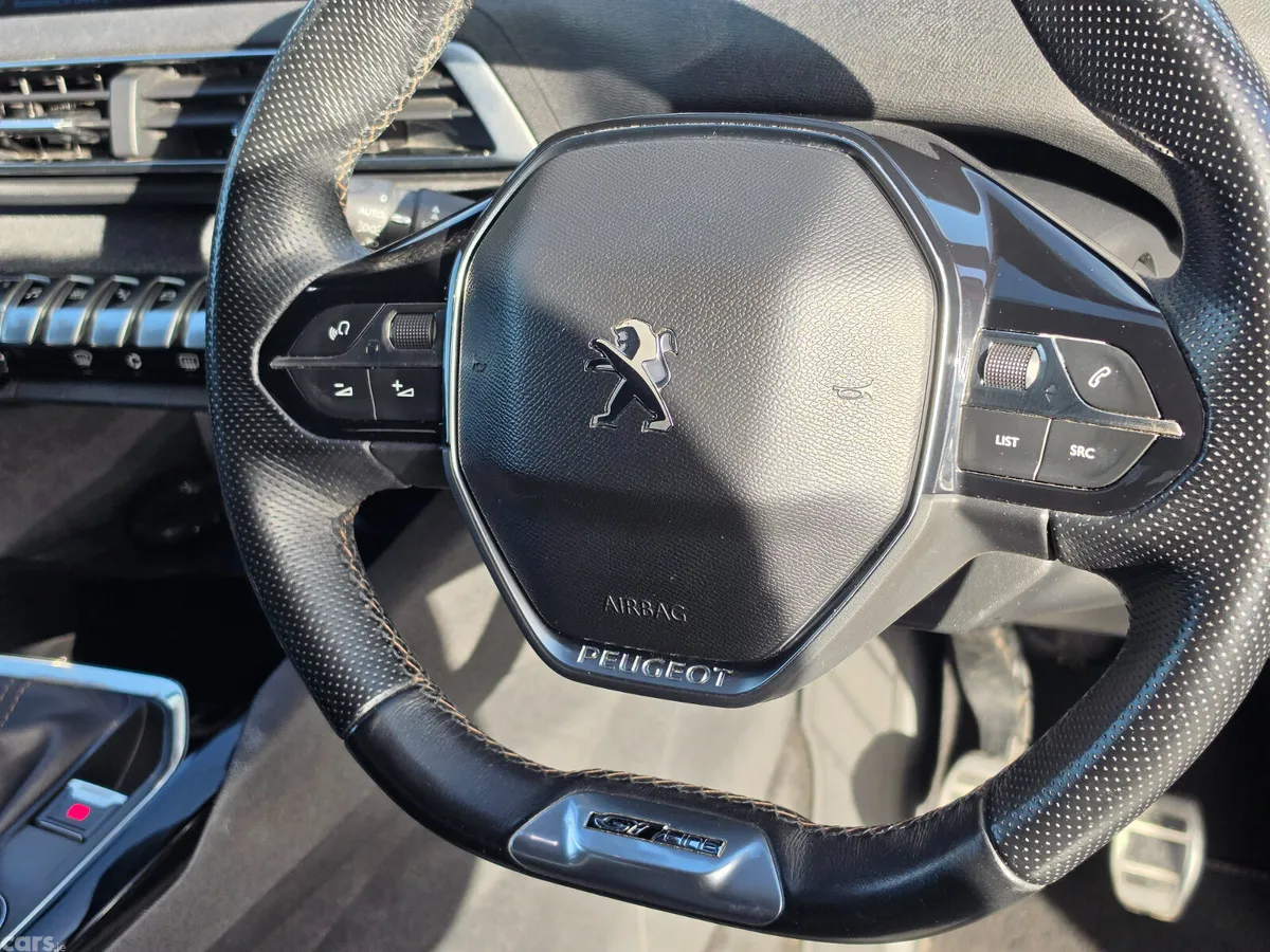 Peugeot 5008 MPV, Diesel, 2018, Grey