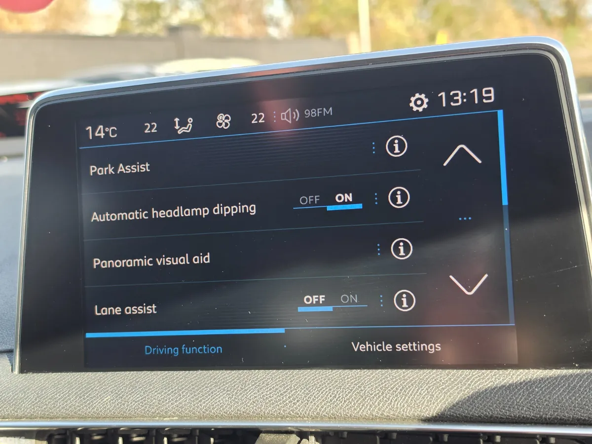 Peugeot 5008 MPV, Diesel, 2018, Grey