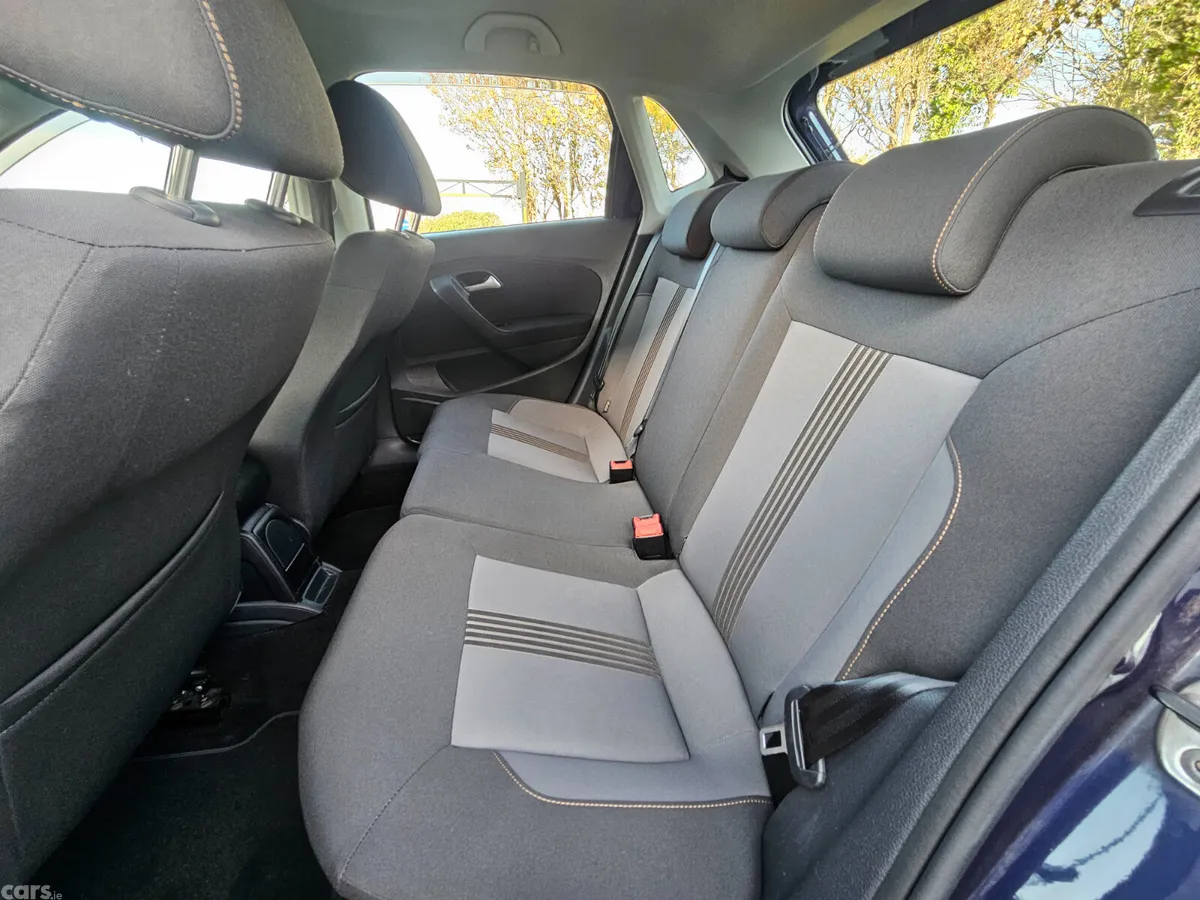 Volkswagen Polo Hatchback, Petrol, 2016, Blue