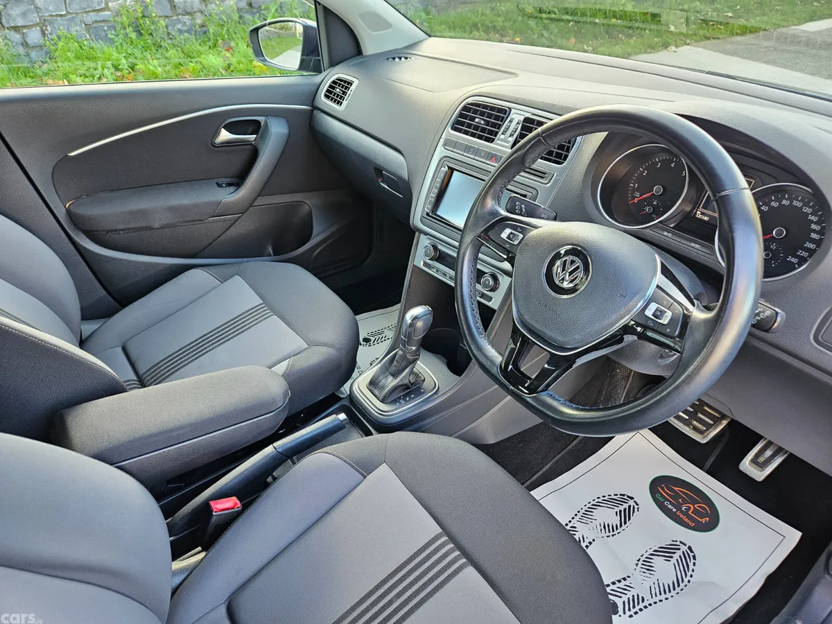 Volkswagen Polo Hatchback, Petrol, 2016, Blue