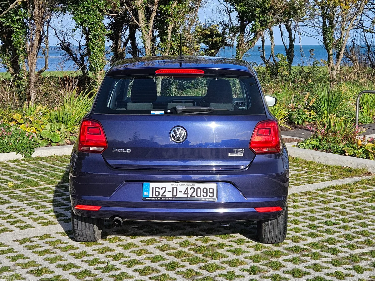 Volkswagen Polo Hatchback, Petrol, 2016, Blue