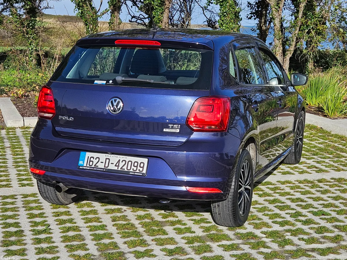 Volkswagen Polo Hatchback, Petrol, 2016, Blue