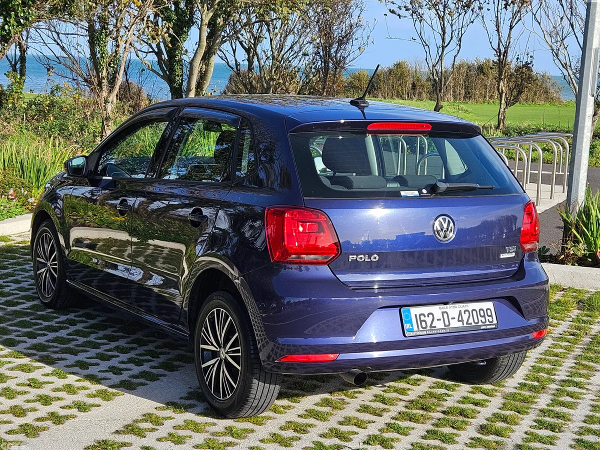 Volkswagen Polo Hatchback, Petrol, 2016, Blue
