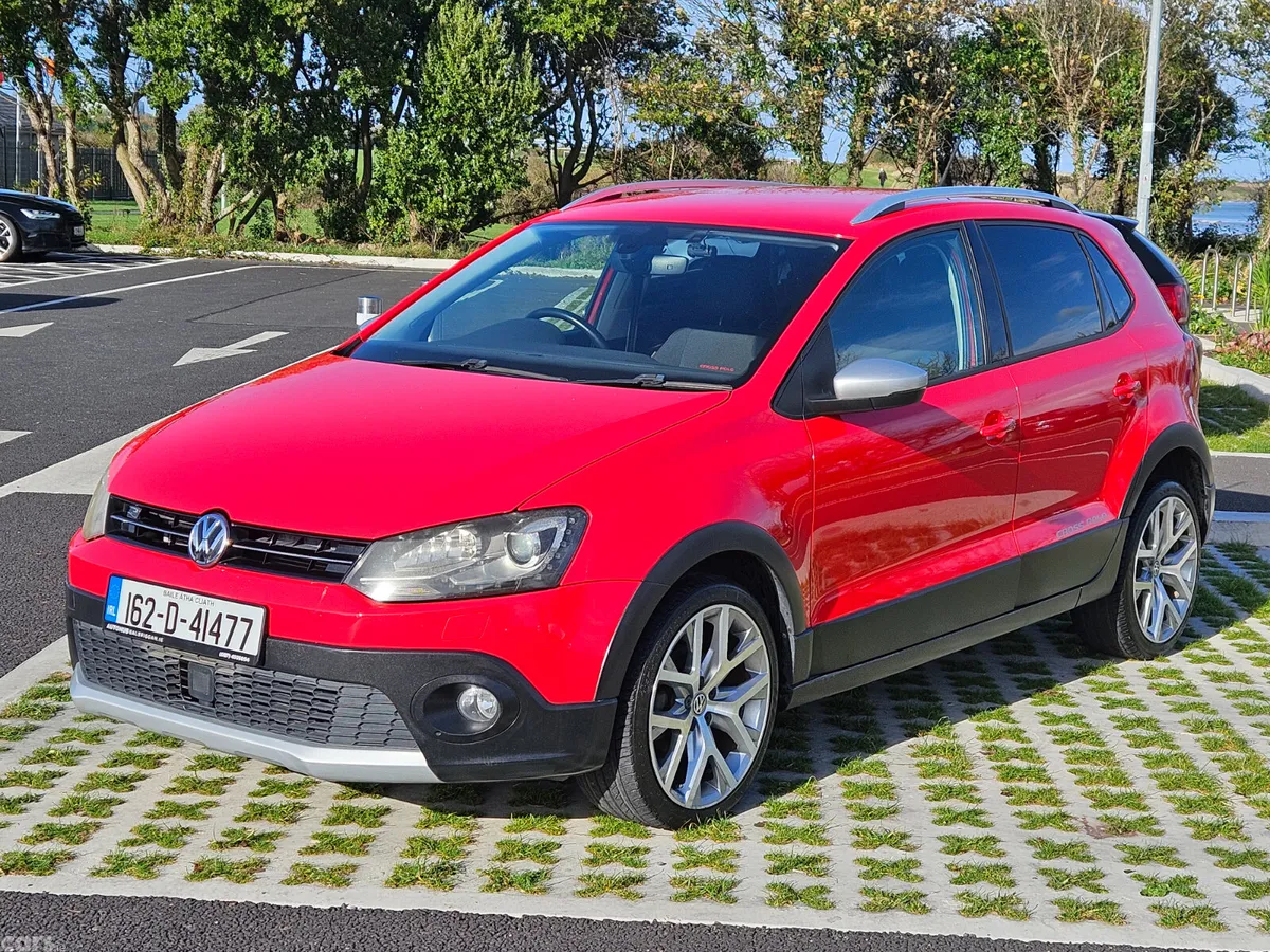 Volkswagen Polo Hatchback, Petrol, 2016, Red