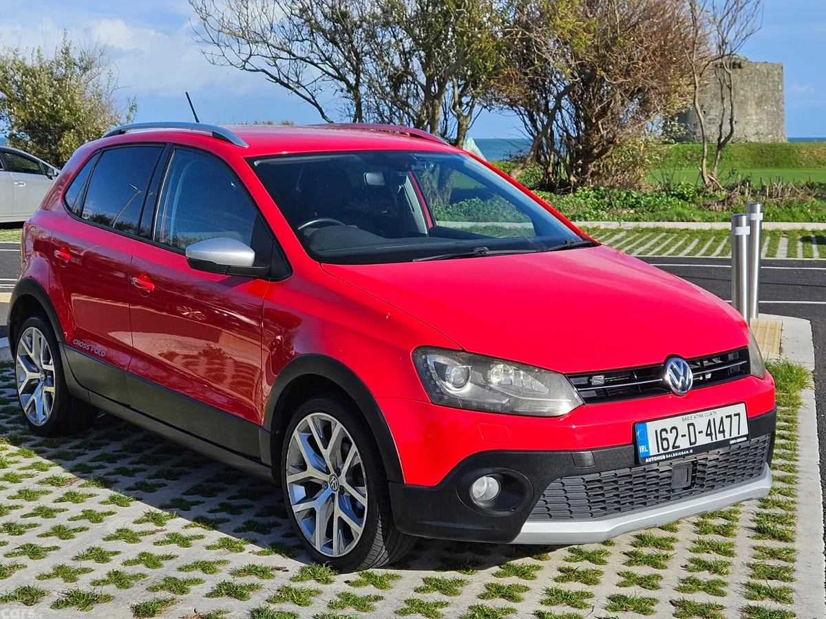 Volkswagen Polo Hatchback, Petrol, 2016, Red