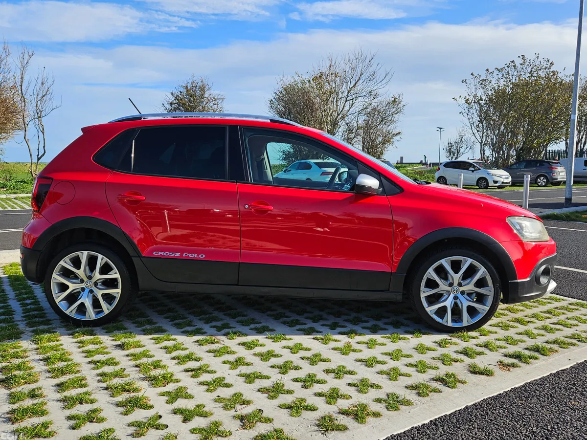 Volkswagen Polo Hatchback, Petrol, 2016, Red