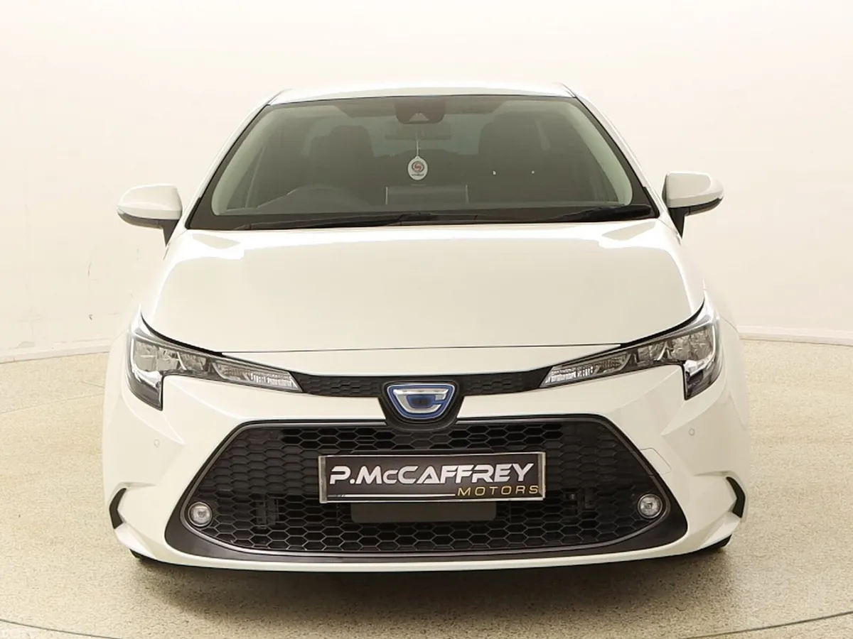 Toyota Corolla Saloon, Petrol Hybrid, 2021, White