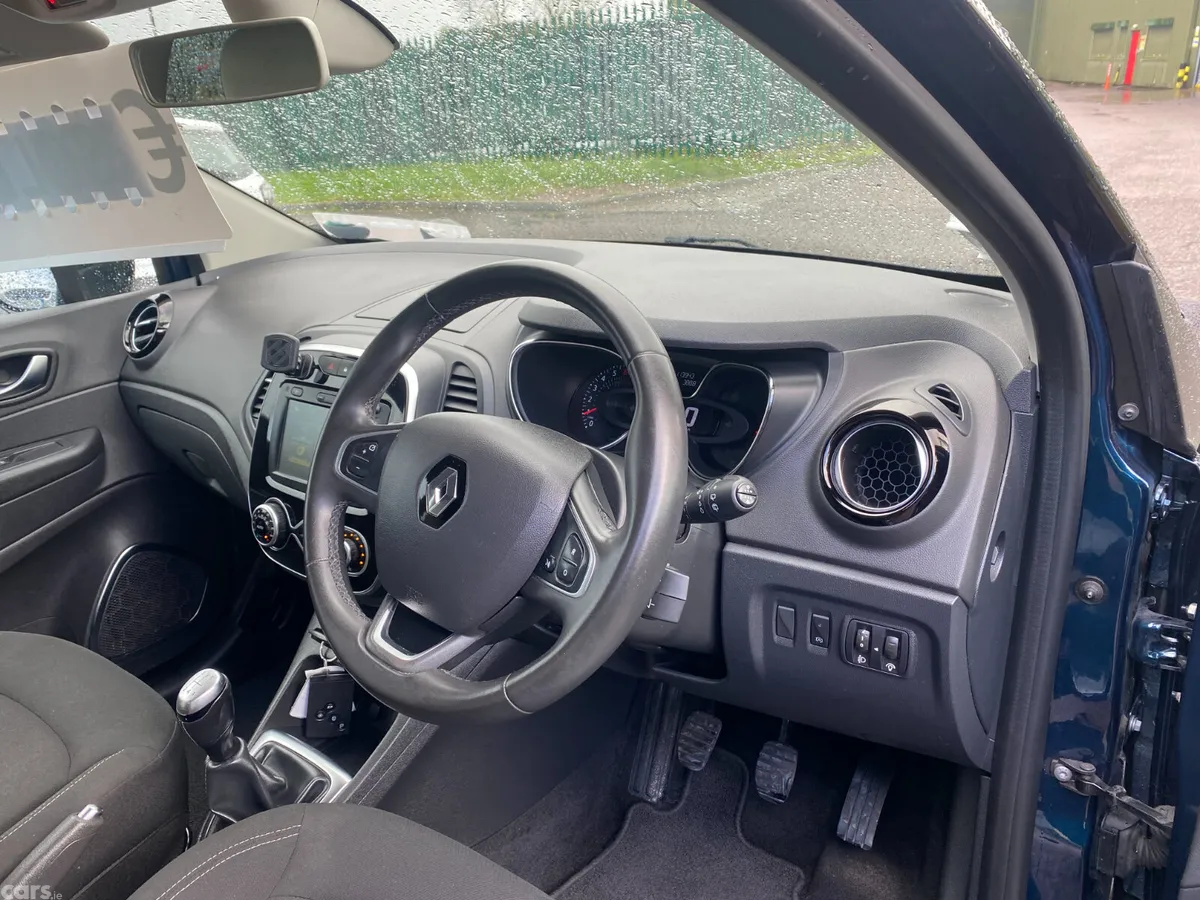 Renault Captur Hatchback, Petrol, 2020, Blue