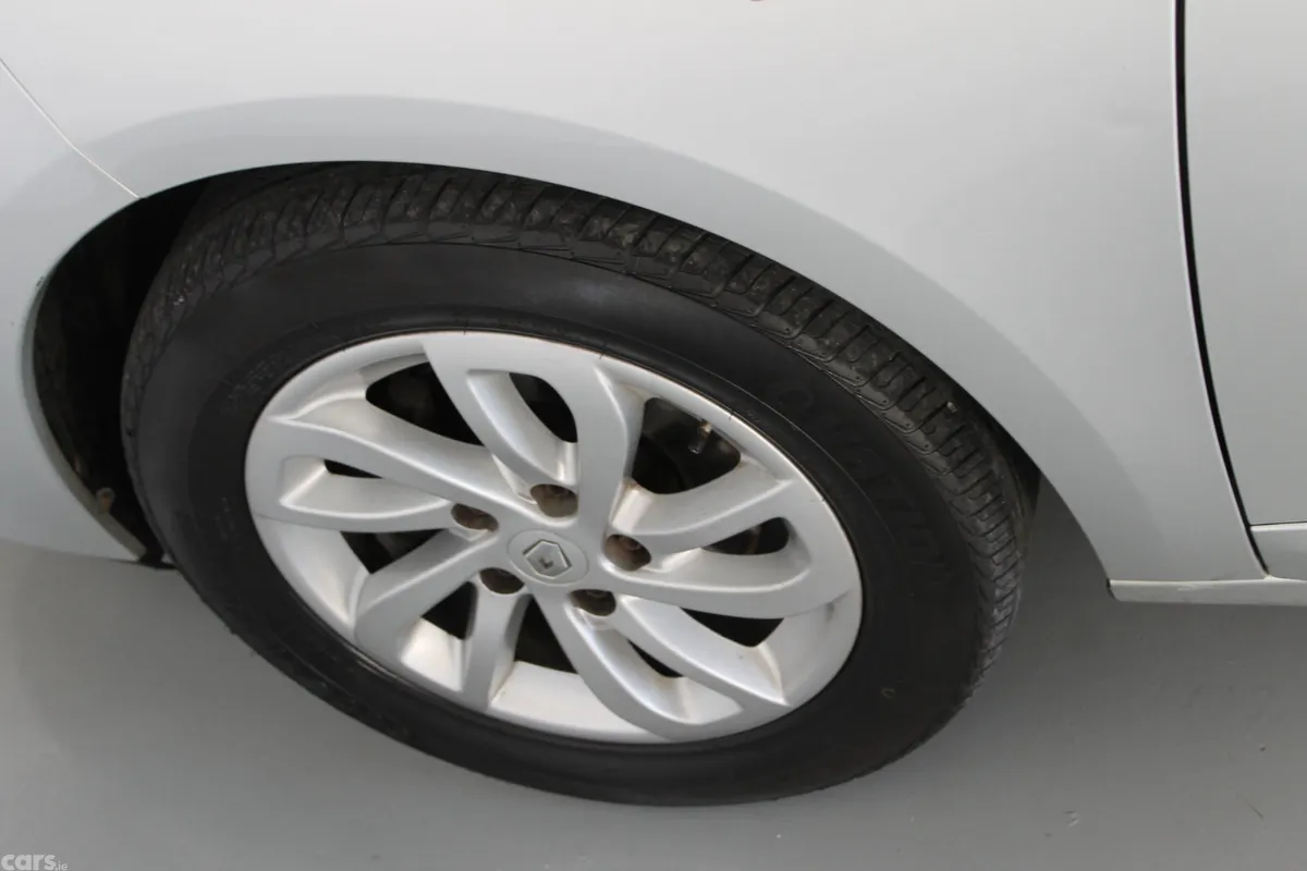 Renault Fluence Saloon, Diesel, 2016, Silver