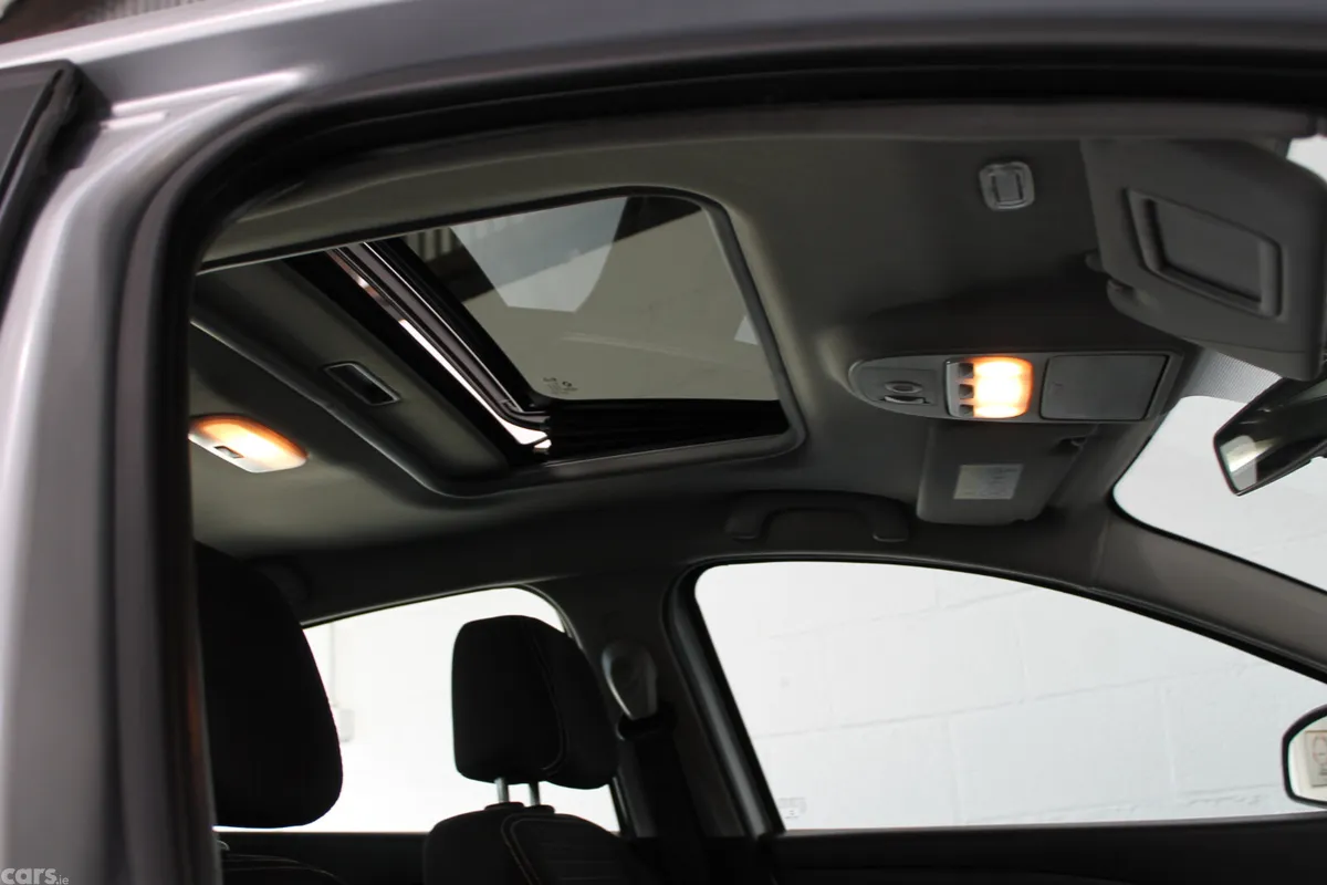 Renault Fluence Saloon, Diesel, 2016, Silver