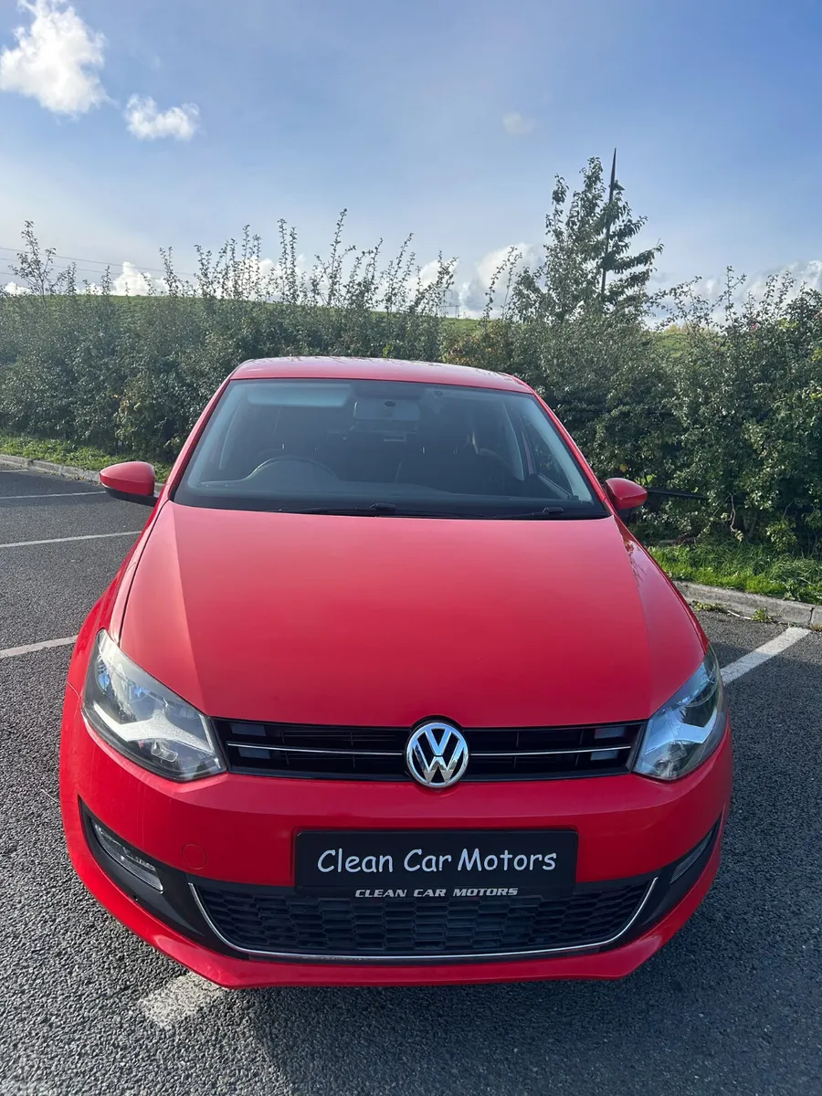 Volkswagen Polo Hatchback, Petrol, 2013, Red