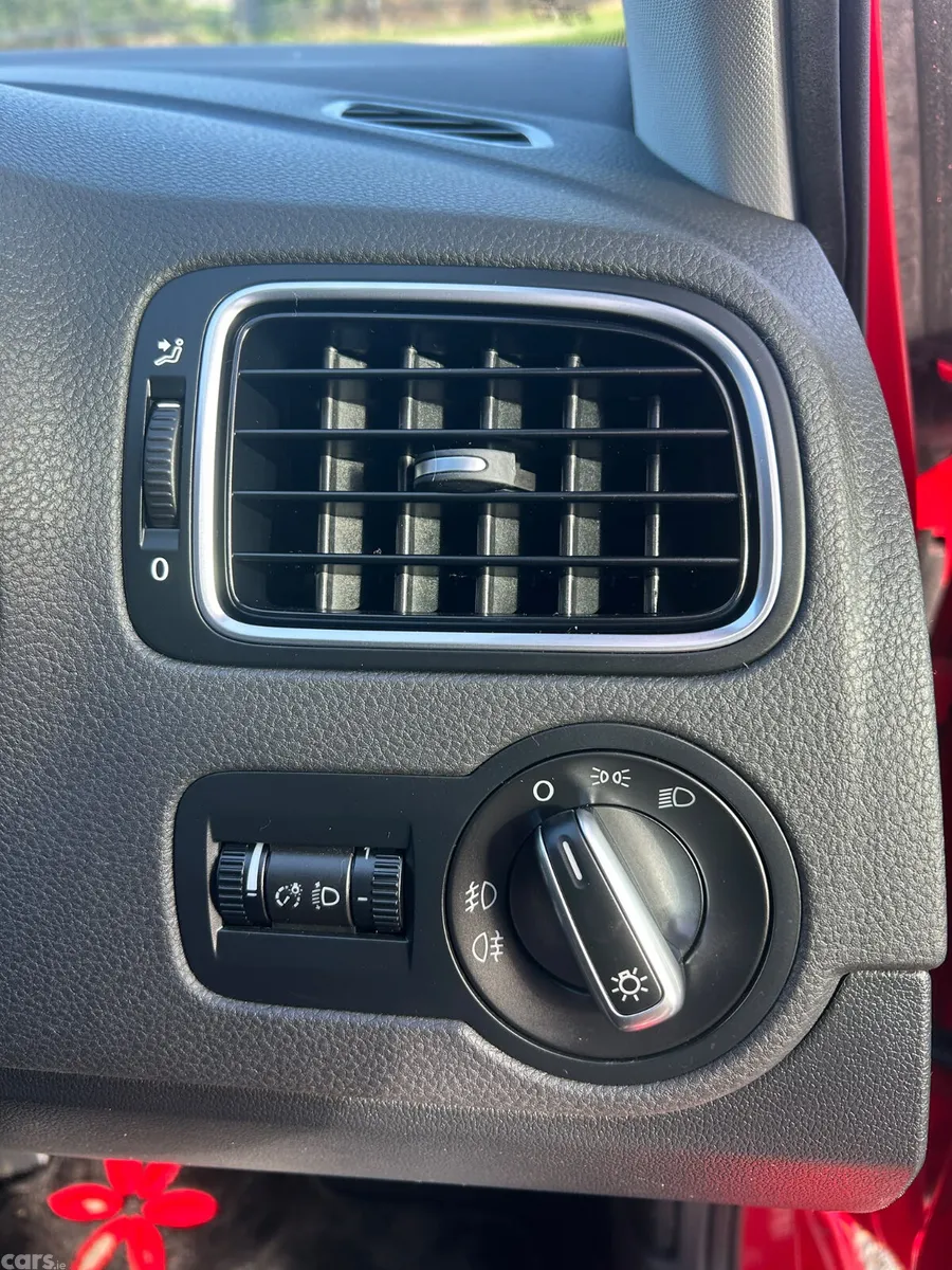 Volkswagen Polo Hatchback, Petrol, 2013, Red