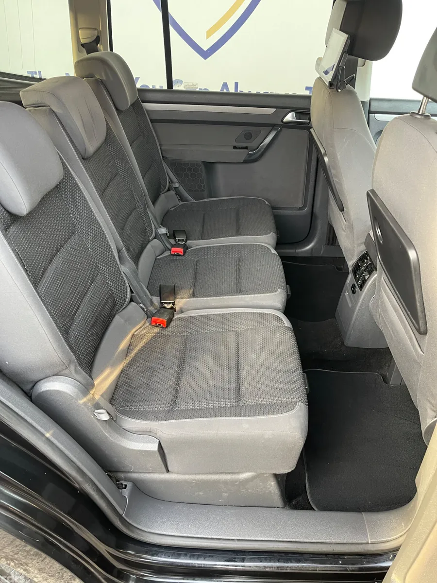 Volkswagen Touran MPV, Petrol, 2013, Black