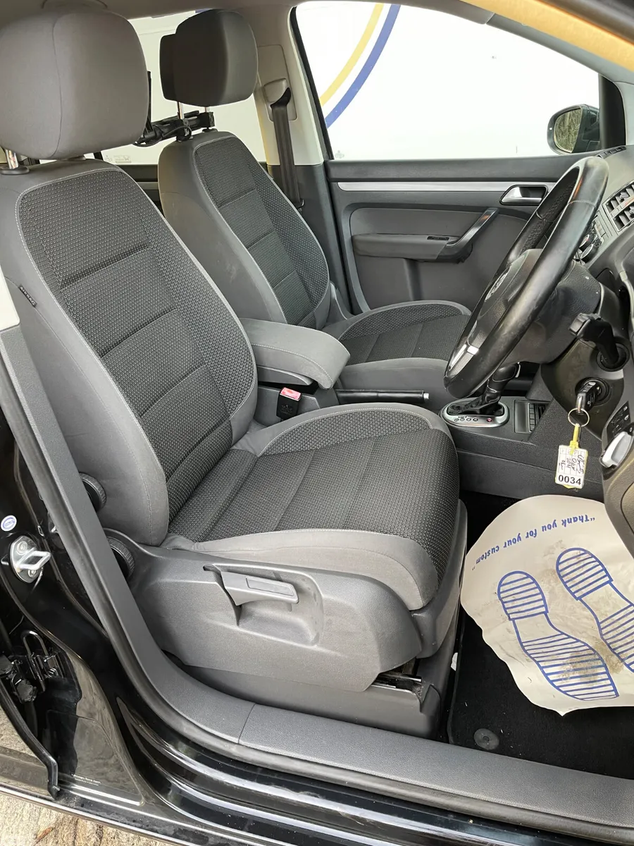 Volkswagen Touran MPV, Petrol, 2013, Black