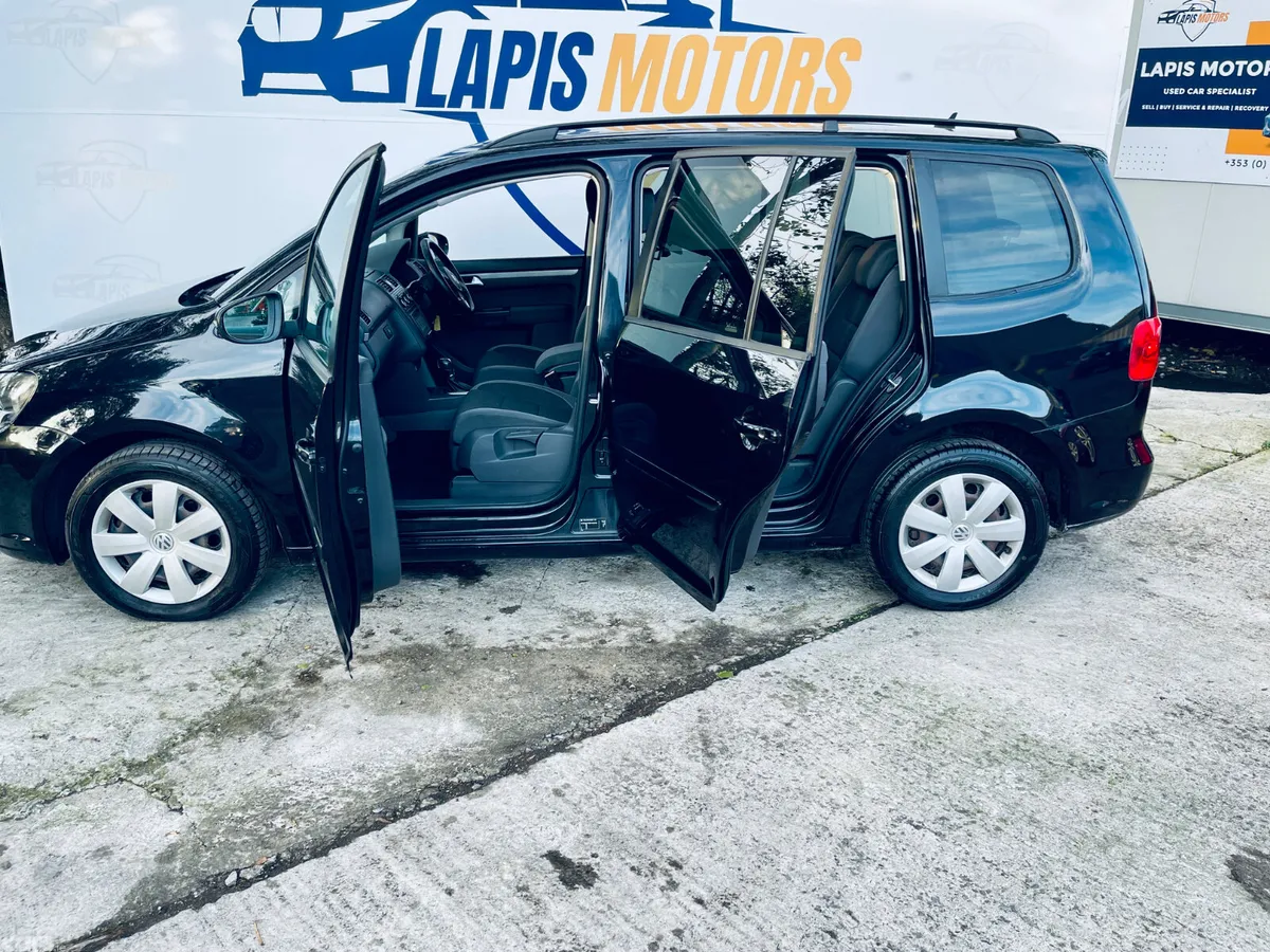 Volkswagen Touran MPV, Petrol, 2013, Black