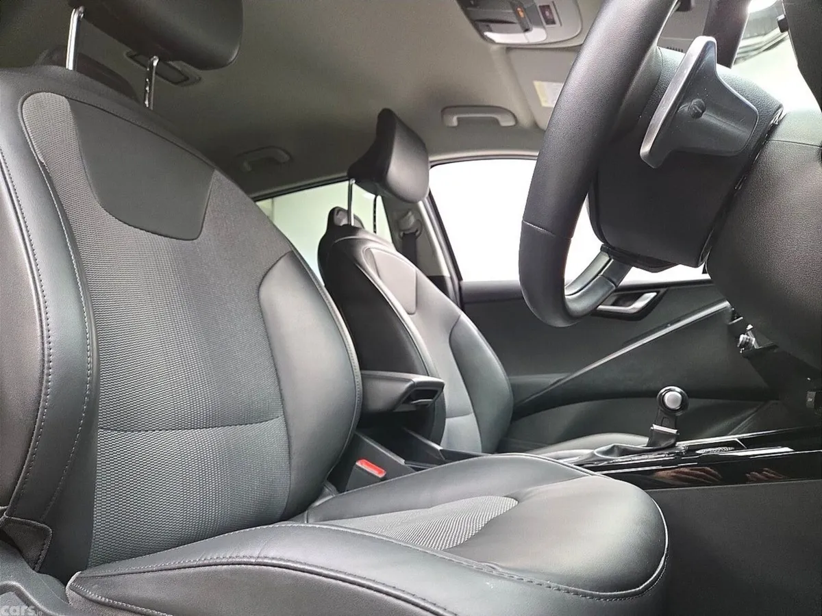 Kia Niro SUV, Petrol Plug-in Hybrid, 2023, Black