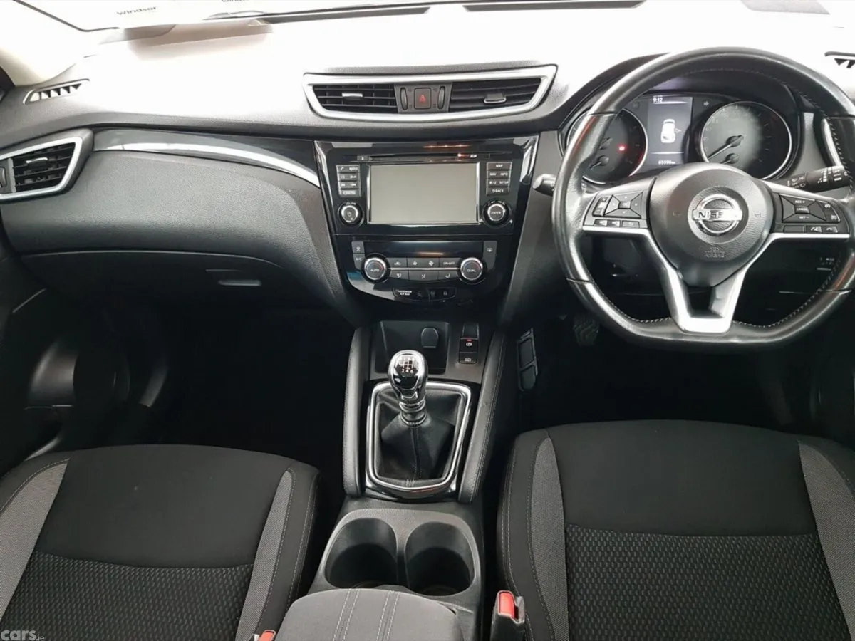 Nissan Qashqai MPV, Petrol, 2019, White
